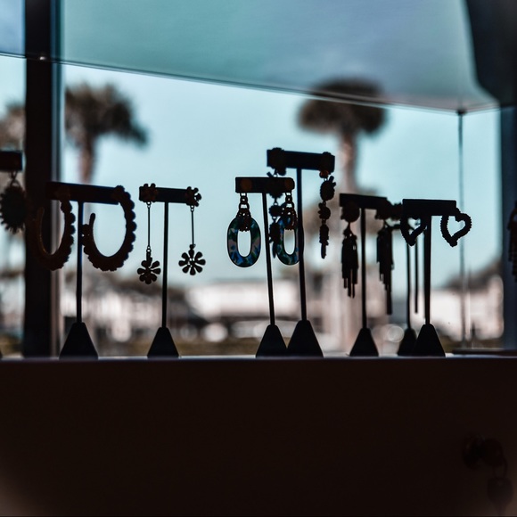 SHOP OUR WEBSITE! - Picture 8 of 9